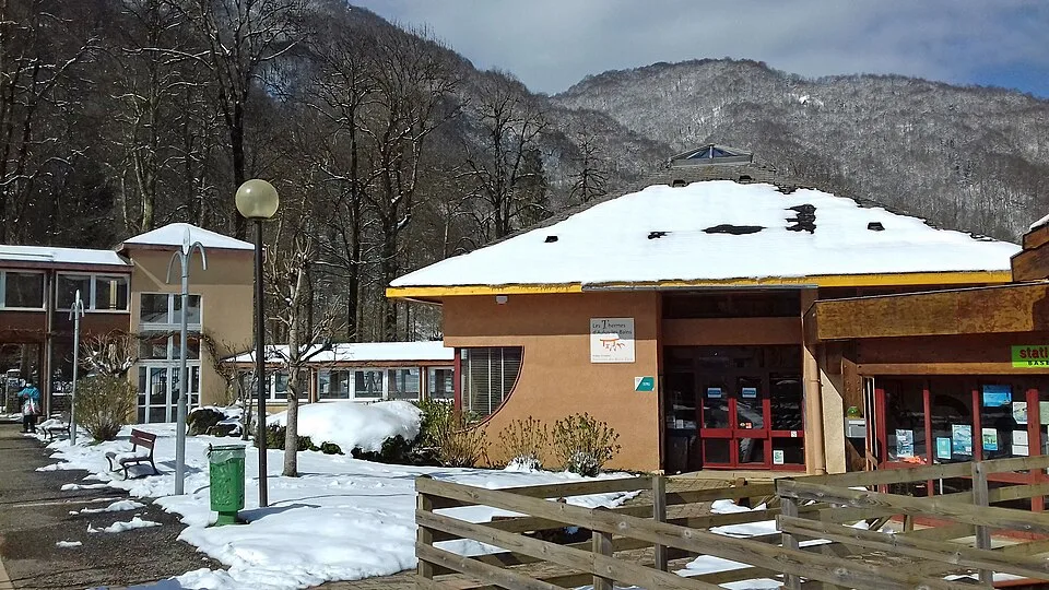 Thermes de Bains-les-Bains - Piscine Libre