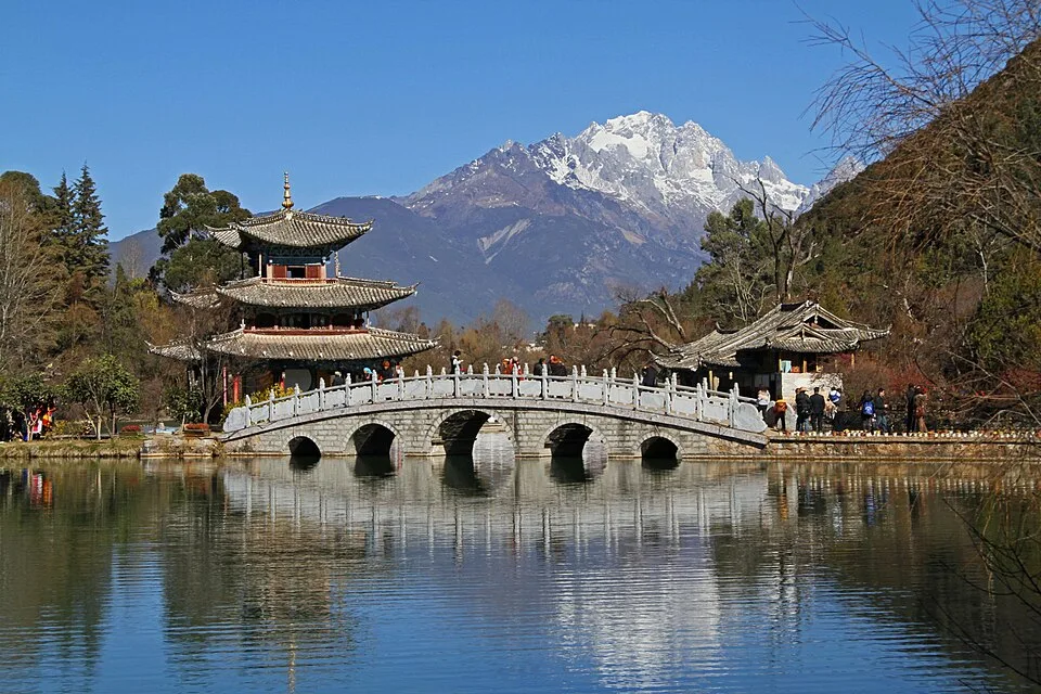 Lijiang Lashihai Hot Springs