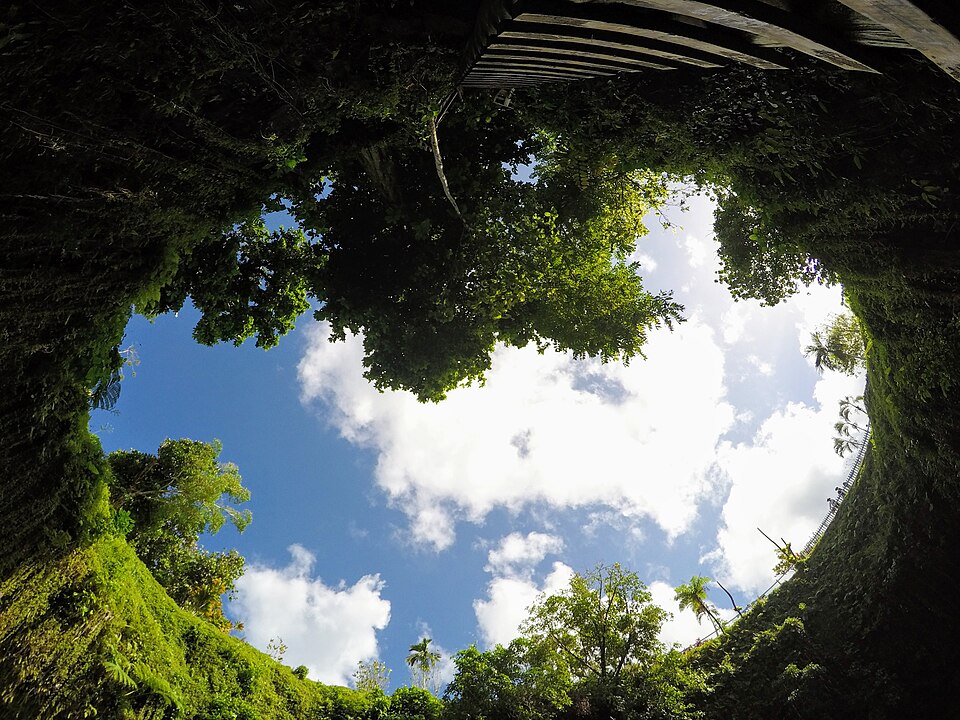 To Sua Ocean Trench